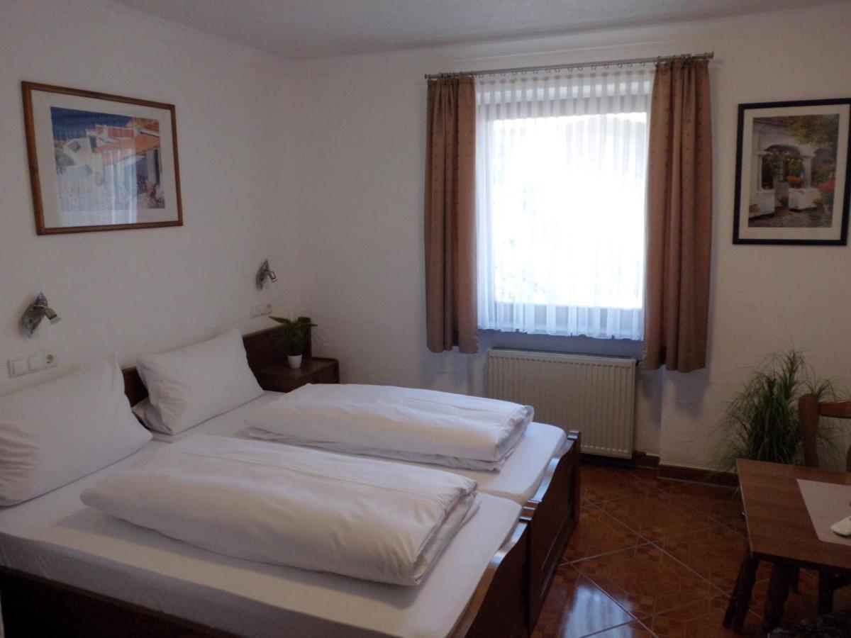 Hotel Restaurant Zur Pfanne Urbar  외부 사진